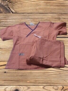 WOMEN'S URBANE SCRUBS